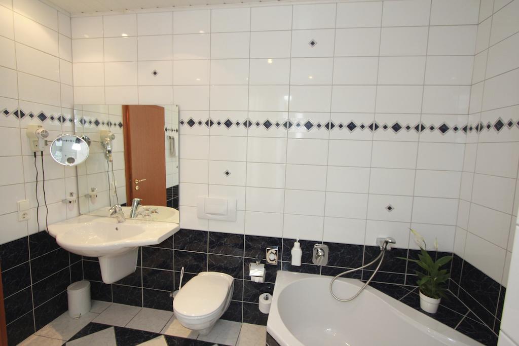 Parkhotel Tillmanns Eltville am Rhein Rum bild