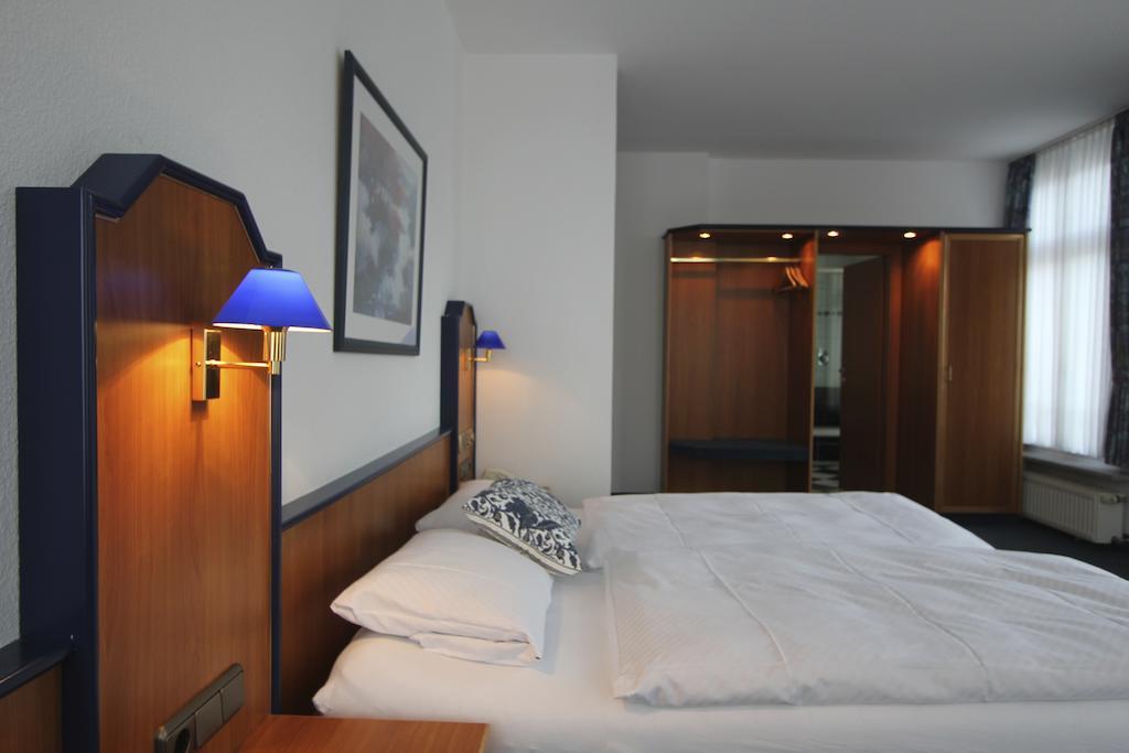 Parkhotel Tillmanns Eltville am Rhein Rum bild
