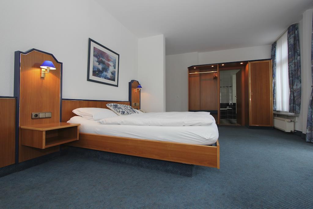 Parkhotel Tillmanns Eltville am Rhein Rum bild