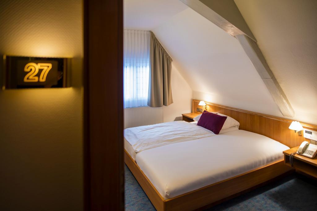 Parkhotel Tillmanns Eltville am Rhein Exteriör bild