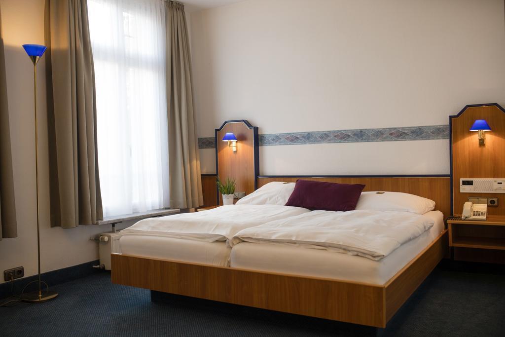 Parkhotel Tillmanns Eltville am Rhein Exteriör bild