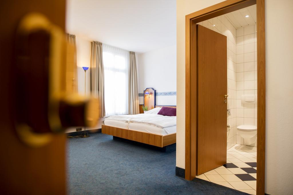 Parkhotel Tillmanns Eltville am Rhein Exteriör bild